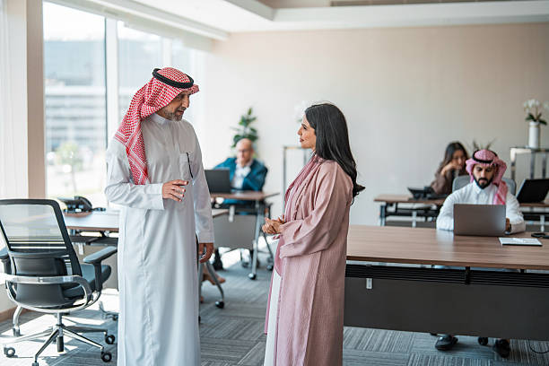 خصائص النموذج الاقتصادي