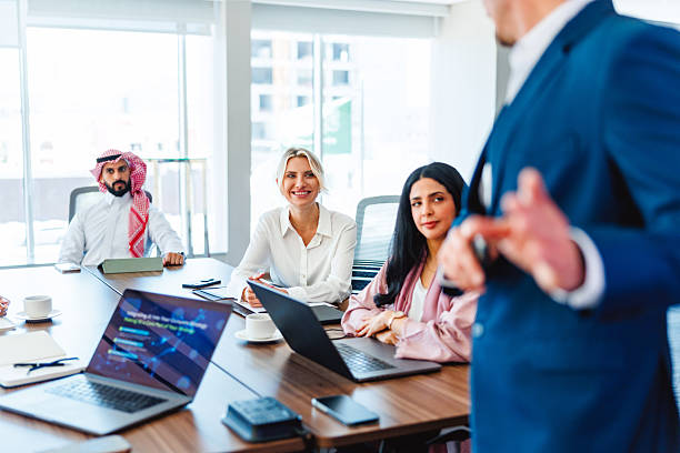 التقلبات التنظيمية والسياسية